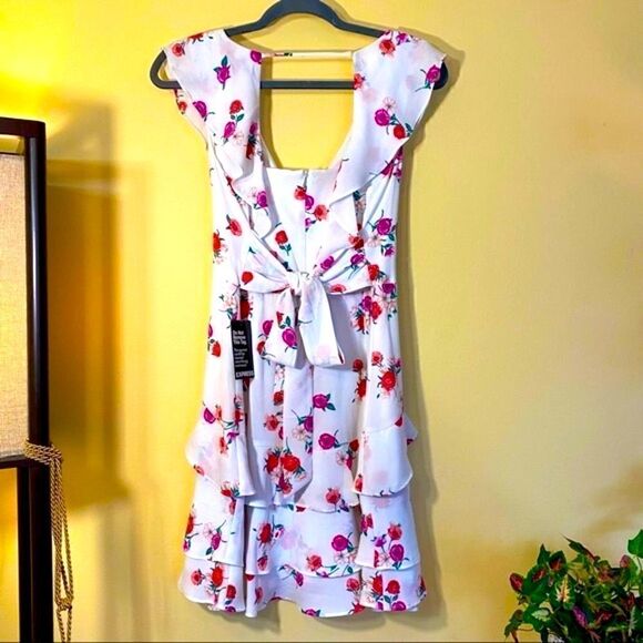 EXPRESS ASYMMETRICAL HEM V-NECK RUFFLED SLEEVELESS CHIFFON DRESS 8 NWT - Picture 5 of 12